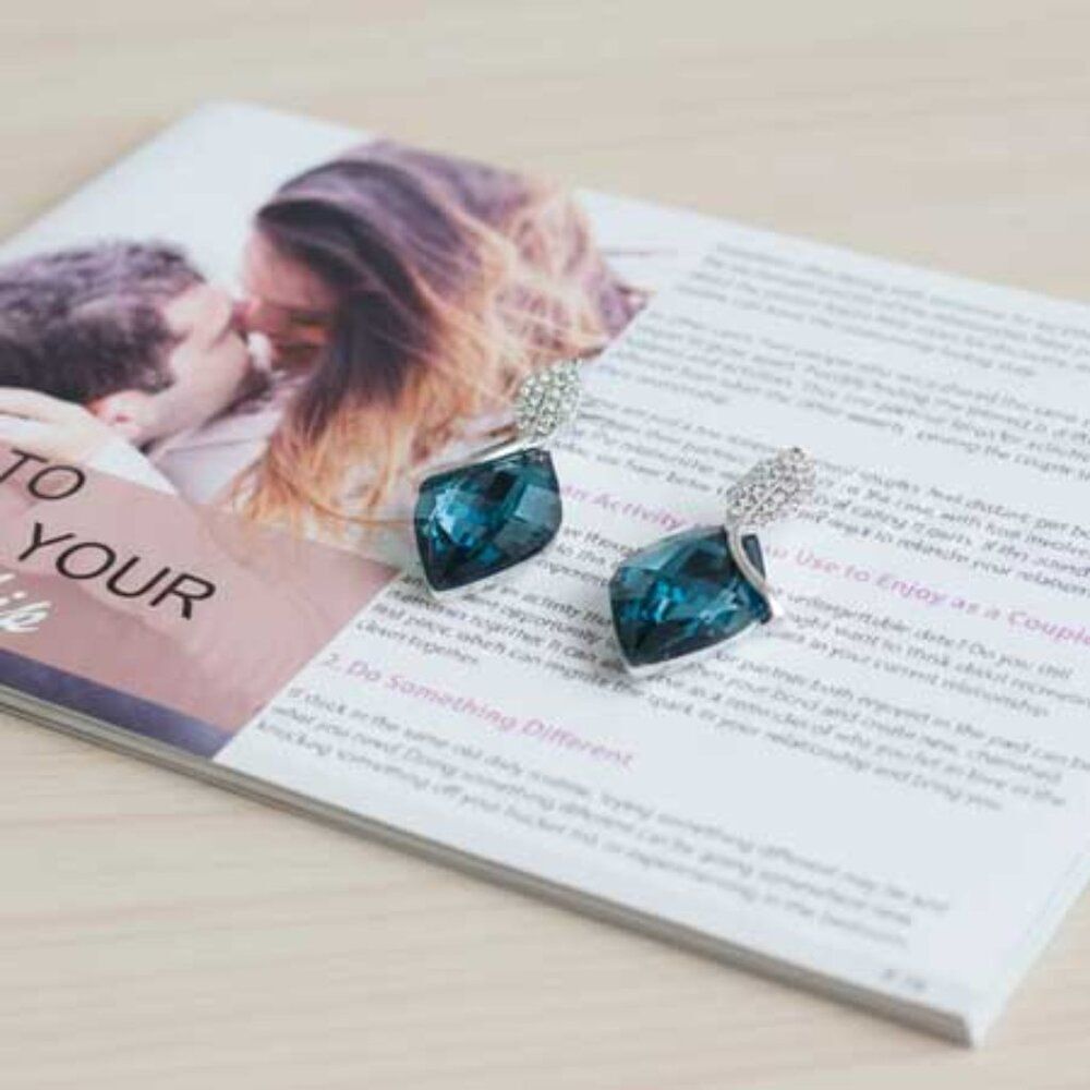 Elegant Dark Blue Crystal Earrings - Picture 5 of 11